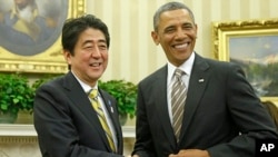 Tổng thống Obama và Thủ tướng Nhật Shinzo Abe trong một cuộc gặp tại Tòa Bạch Ốc ngày 22/2/2013. 