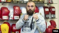 Dan wasan Boxing Mike Towell