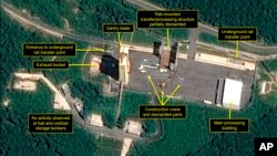 衛星圖像顯示北韓開始拆除一個安裝在軌道上的發射火箭組裝設施。