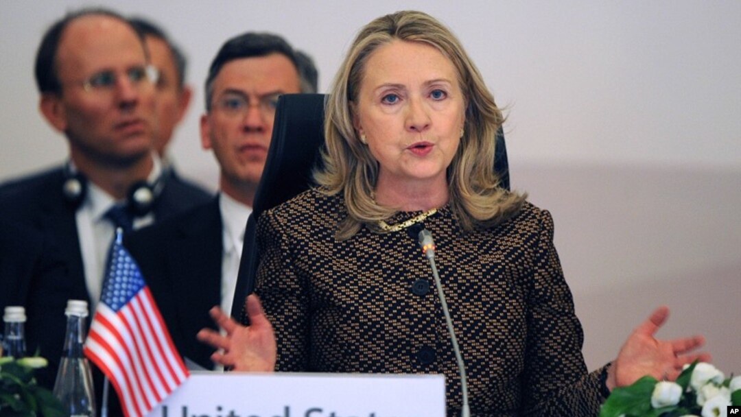 Menlu AS Hillary Rodham Clinton berbicara pada forum Kontraterorisme Global di Istanbul, Turki, Kamis (7/6).
