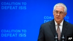 El secretario de Estado de EE.UU., Rex Tillerson, habló en una reunión de ministros de la coalición global para derrotar a ISIS, el 22 de marzo de 2017, en el Departamento de Estado, en Washington.