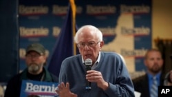 Calon presiden dari Partai Demokrat Senator Bernie Sanders berbicara di Hillsboro, Minggu, 24 November 2019 (Foto: AP/Mary Schwalm)