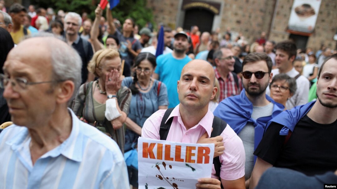 People demonstrate against a possible renewal of Russian gas imports by the interim government appointed by President Radev in Sofia