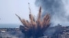 عکسی از حمله هوایی اسرائيل به شهر غزه در واکنش به پرتاب صدها راکت از این منطقه به شهرهای اسرائیل - ۲۳ اردیبهشت