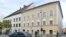 La casa donde nació Adolph Hitler en Braunau am Inn, Austria, en 1889, es motivo de debate sobre si debe ser domolida o no.