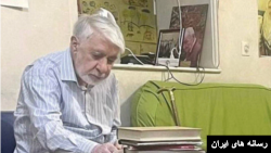 میرحسین موسوی از پانزده سال پیش در بازداشت خانگی است 