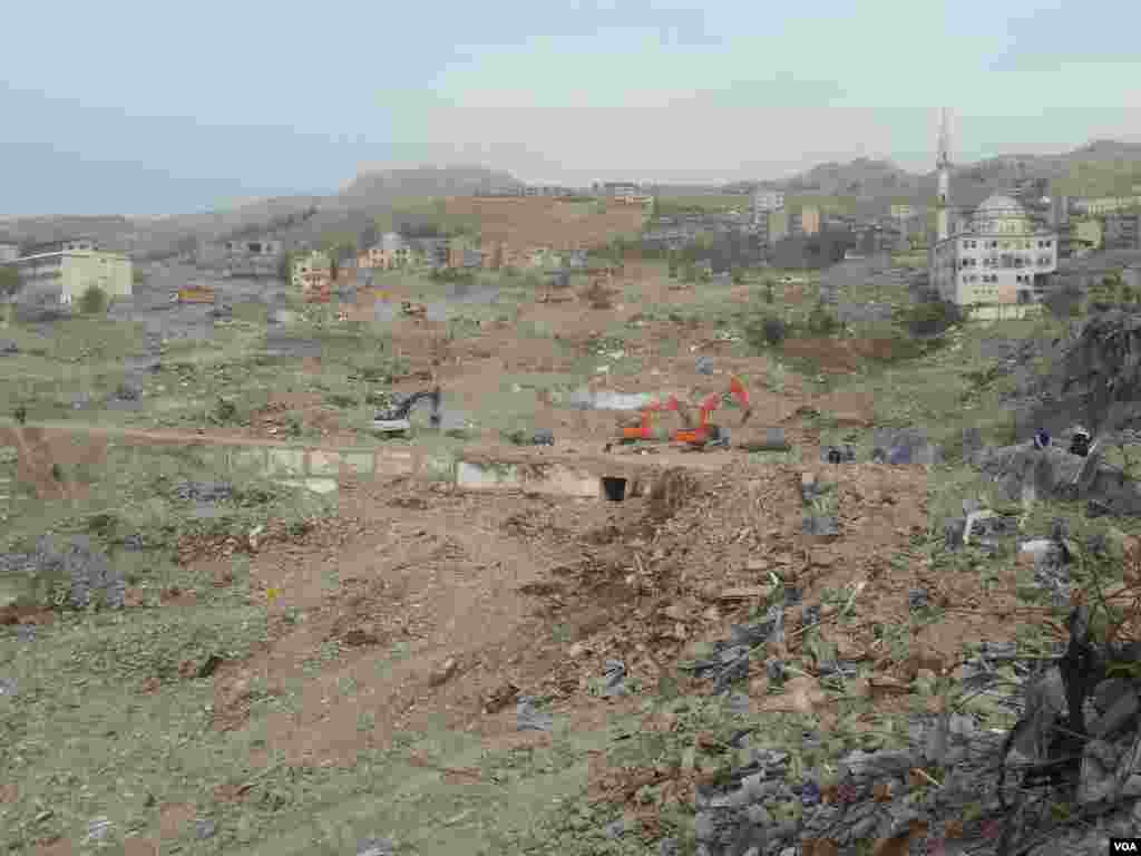 Bajarê Şirnex ya wêranbûyî