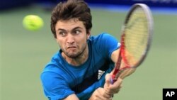 Petenis Perancis Gilles Simon memastikan melaju ke babak semifinal Paris Masters setelah mengalahkan Tomas Berdych hari Jumat (foto:dok) 