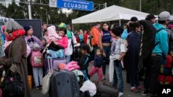 El alcalde de Ipiales, en el departamento de Nariño, dijo que pasó de recibir un promedio de 1.800 personas diarias a 7.000 en las últimas semanas, lo que lo llevó a declarar el jueves el estado de calamidad pública, para facilitar un manejo extraordinario de recursos.