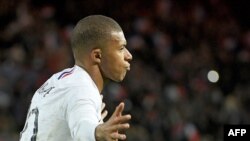 Kylian Mbappé lors du match France-Islande, Guingamp, le 11 octobre 2018 