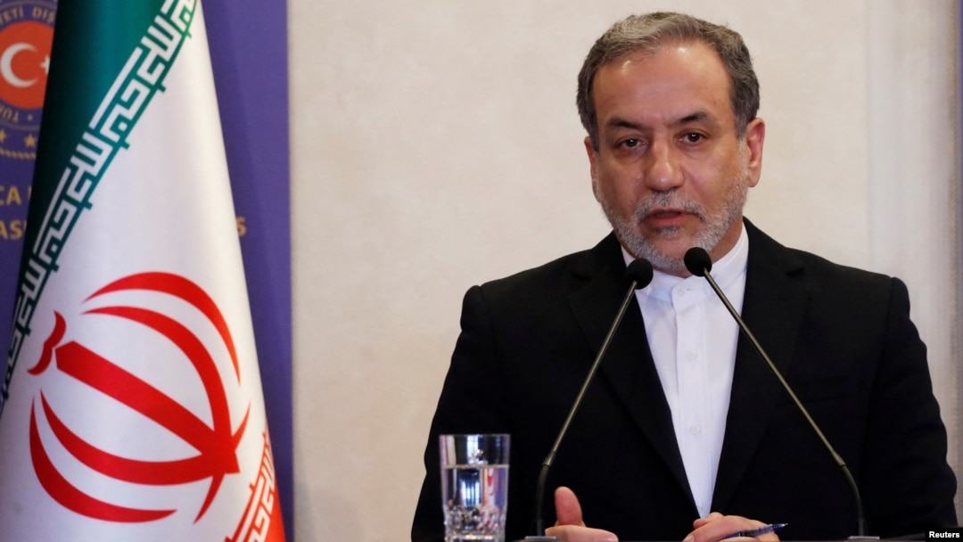 Iranski ministar spoljnih poslova Abas Arakči govori u Istanbulu, Turska, 19. oktobar, 2024. Iran, uz podršku Alžira, Kine i Rusije, zatražio je sastanak Saveta bezbednosti UN o udarima Izraela na Iran.