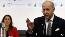 Laurent Fabius, Ministro de relaciones exteriores de Francia y presidente del COP21 presiona para llegar a un acuerdo sobre el cambio climático lo antes posible.