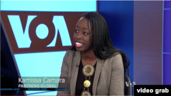 Kamissa Camara dans les studios de VOA