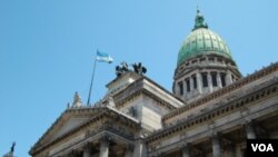 Sondeos públicos señalan que el 80% de los argentinos está a favor del aborto cuando se trate de una violación o este en peligro la salud de la madre.