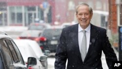 Mantan Gubernur New York, George Pataki, mengumumkan pencalonan dirinya sebagai kandidat Capres AS dari partai Republik, Kamis, 28 Mei 2015 (Foto: dok).