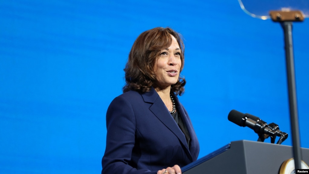 Bà Kamala Harris phát biểu tại Bangkok.