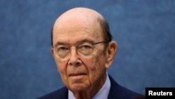 El secretario de Comercio, Wilbur Ross, confía en encontrar una sede para firmar el acuerdo comercial con China después de que Chile desistió de ser anfitrión de una cumbre económica este mes.