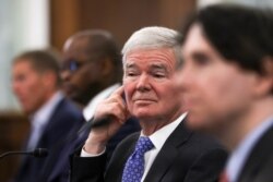 Presiden NCAA Emmert bersaksi tentang hak-hak atlet perguruan tinggi selama sidang Komite Perdagangan, Sains dan Transportasi Senat di Capitol Hill di Washington, D.C. (REUTERS)