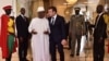 Macron "préoccupé" par la situation politique au Mali