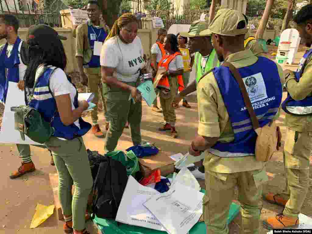 Wasu 'Yan Bautawa Kasa Na Shirye-shiryen Fara Aikin Zabe