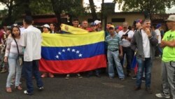 Venezolanos esperan para cruzar frontera con Colombia este 23 de febrero y poder recibir la ayuda humanitaria.