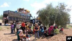 Xelkê Sivîl yê Efrînê ji sedema dijwariya şer ji malên xwe direvin