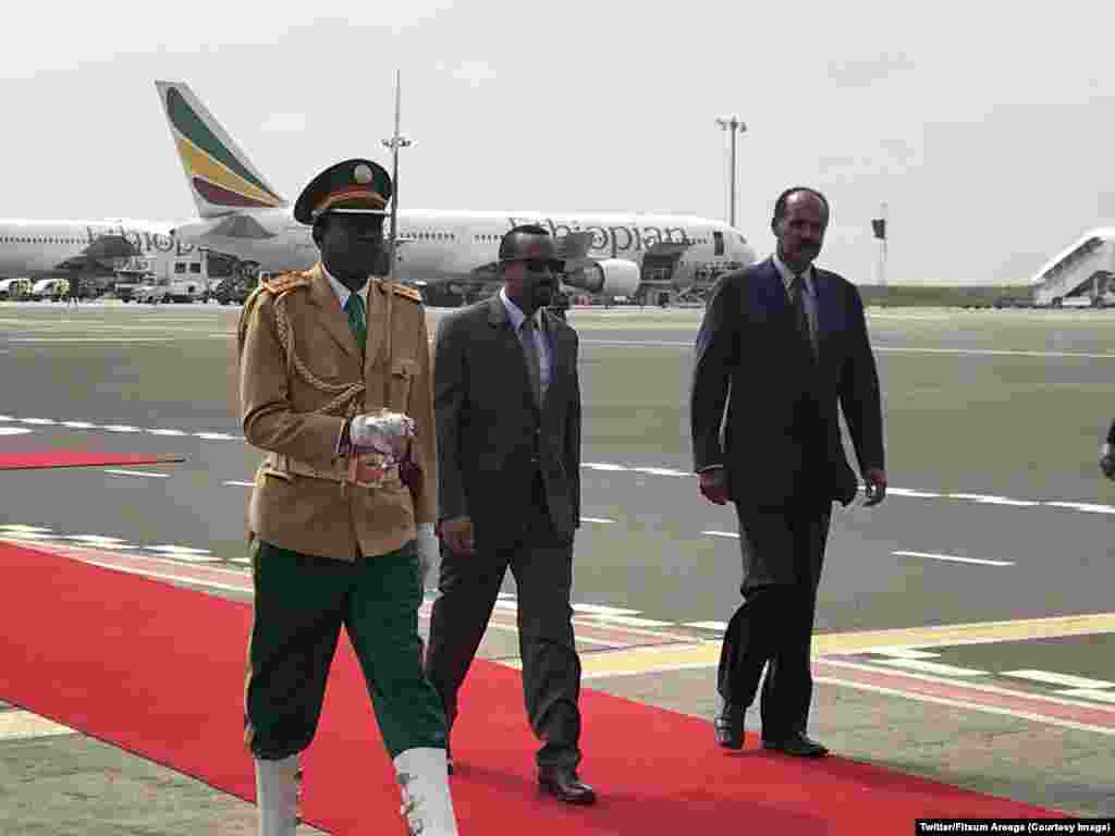 Waziri Mkuu wa Ethiopia akiwa na mgeni wake Rais wa Eritrea