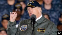 Trump ha prometido mantener abierta las instalaciones de Guantánamo y no solo parar las liberaciones sino volver a llenar esa prisión con otros “bad dudes” o tipos malos.