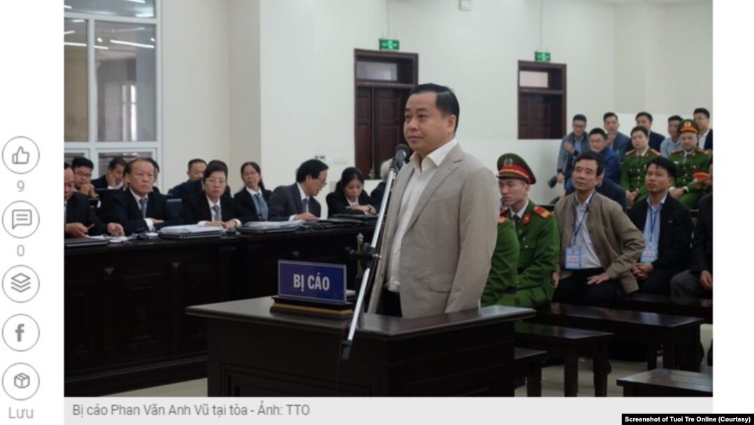 Cựu thượng tá an ninh Phan Văn Anh Vũ, còn được gọi là Vũ 'nhôm', tại phiên tòa xét xử hôm 7/1/2020 ở Đà Nẵng. (Ảnh chụp màn hình Tuổi Trẻ Onlone)