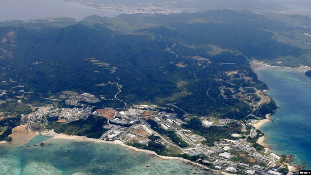 Foto udara Pulau Okinawa di Jepang (foto: dok). Topan berkecepatan 252 kilometer per jam merusak ribuan rumah dan memadamkan listrik di Pulau Okinawa dan sekitarnya.