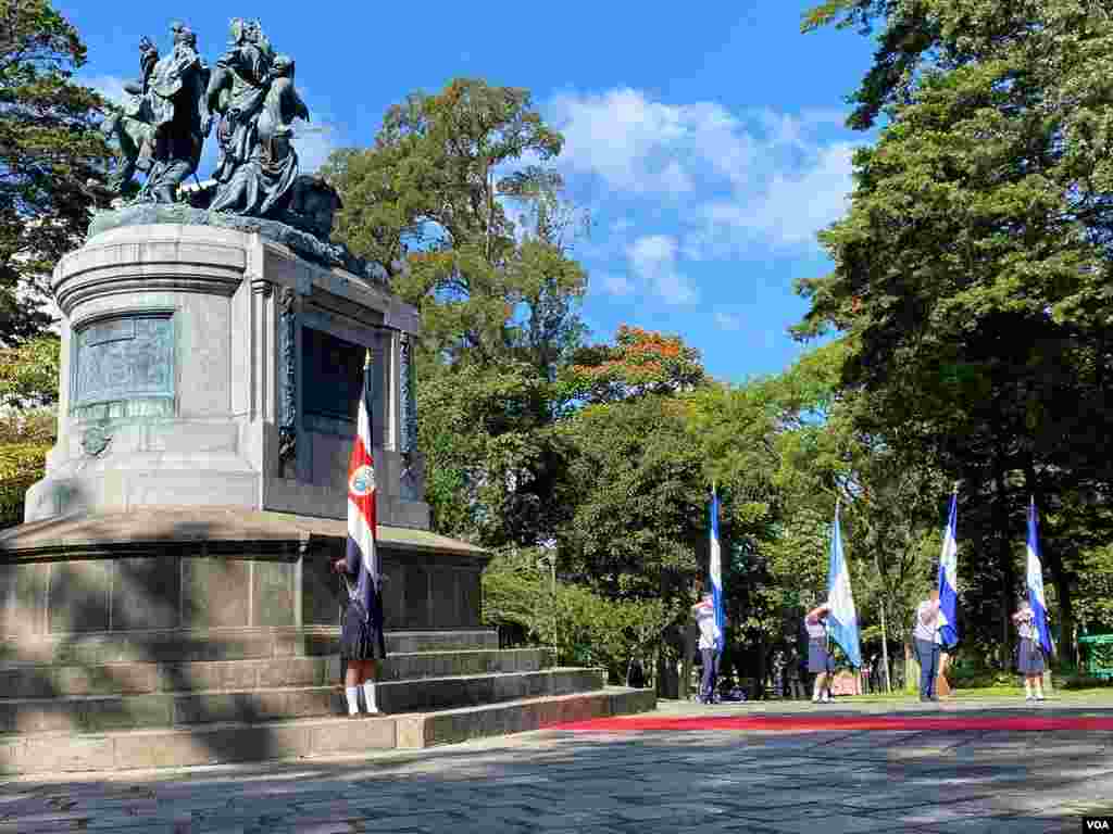 Con un acto en el Monumento Nacional que honra a las cinco naciones centroamericanas en la guerra contra los filibusteros de 1856-1857, comenzaron en Costa Rica las celebraciones del Bicentenario de la Independencia. Foto: Armando Gómez 