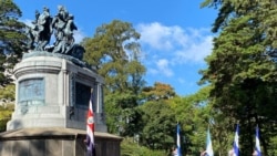 <p>Con un acto en el Monumento Nacional que honra a las cinco naciones centroamericanas en la guerra contra los filibusteros de 1856-1857, comenzaron en Costa Rica las celebraciones del Bicentenario de la Independencia. Foto: Armando Gómez</p>
