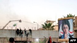 هجوم طرفداران مقتدی صدر به سفارت سوئد در بغداد. پنجشنبه ۲۹ تیر ۱۴۰۲