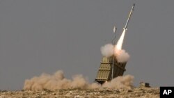 موشکی که از سامانه پدافند هوایی «گنبد آهنین» اسرائیل شلیک شده است (آرشیو) 