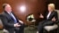 El secretario de Estado de Estados Unidos, Mike Pompeo, en una entrevista con la Voz de América, octubre 19, 2018. (Jean Michel Mathurin - VOA).