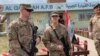 2020年3月27日美国军人在伊拉克摩苏尔南部举行交接仪式