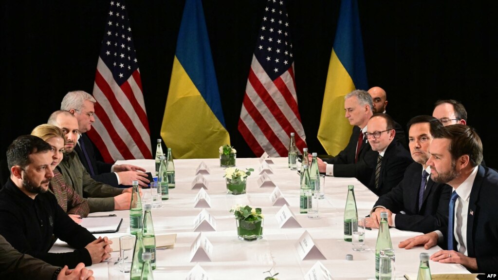 Takimi i Nënpresidentit JD Vance me Presidentin e Ukrainës Zelenskiy