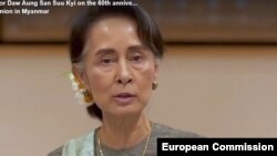 Shugabar Myanmar, Aung San Suu Kyi, na shan suka daga kasashen duniya 