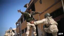 Libya Özgürlüğünü İlan Etti