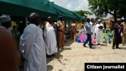 Alhaji Saidu Musa Yalwa shugaban kwamitin marayu na kungiyar IZALA shi ya jagoranci raba kayan tallafin a Abuja jiya.