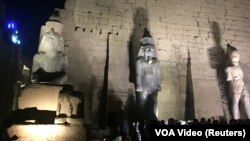 ARCHIVES - Une statue dU pharaon Ramsès II, au centre, à Louxor, au sud du Caire, en Égypte, le 18 avril 2017. 