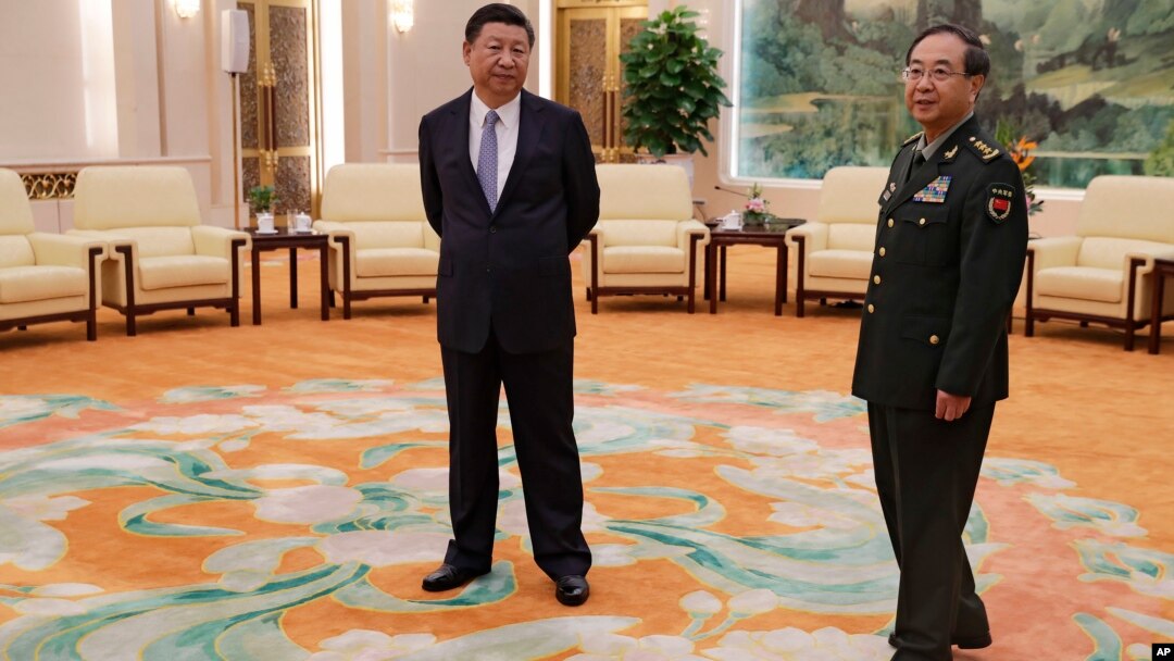 Chủ tịch Trung Quốc Tập Cận Bình và tướng Phòng Phong Huy, tháng 8/2017.