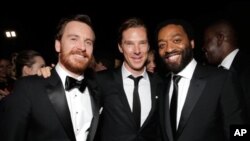 (ဝဲမှာယာ) Michael Fassbender, Benedict Cumberbatch, နဲ့ Steve McQueen အကောင်းဆုံးရုပ်ရှင်ဇာတ်ကားဆုရ '12 Years a Slave,' မှ (ဇန်နဝါရီ ၁၂၊ ၂၀၁၄)
