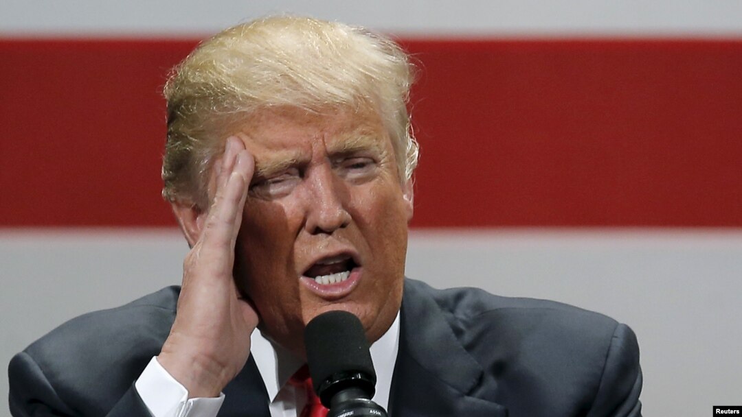 Kandidat calon presiden AS dari Partai Republik, Donald Trump, berbicara dalam kampanye di Milwaukee, Wisconsin (4/4). (Reuters/Jim Young)