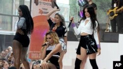 Kelompok musik Fifth Harmony dalam salah satu penampilannya (foto: dok). 