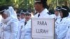 Pelantikan para camat dan lurah DKI Jakarta hasil lelang jabatan 2013.(VOA/Iris Gera)