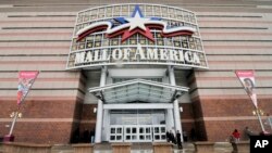 Entrada al Mall of America en Bloomington, Minnesota, el centro comercial más grande de Estados Unidos.