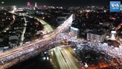 সার্বিয়ার বিক্ষোভরত শিক্ষার্থীরা বেলগ্রেডের প্রধান চৌরাস্তা অবরুদ্ধ করেছে