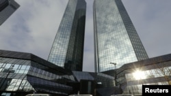 Kantor pusat bank bisnis terbesar Jerman Deutsche Bank AG di Frankfurt. (Foto: Dok)