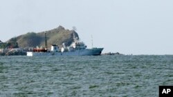지난달 26일 한국 연평도 주변에 정부 어업지도선이 떠 있다.